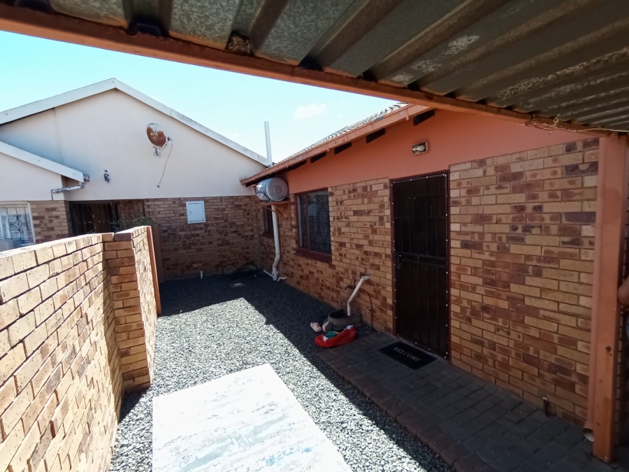 2 Bedroom Property for Sale in Bloemside Free State